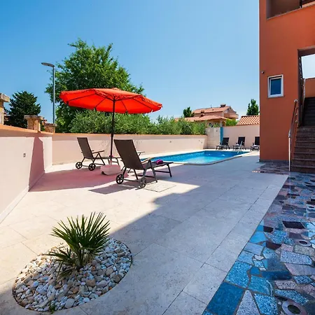 Апартаменты In With Wifi *