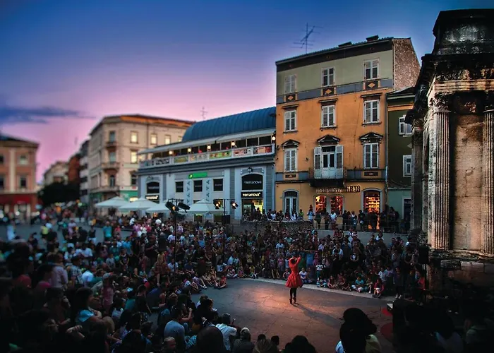 In With Wifi Апартаменти Пула